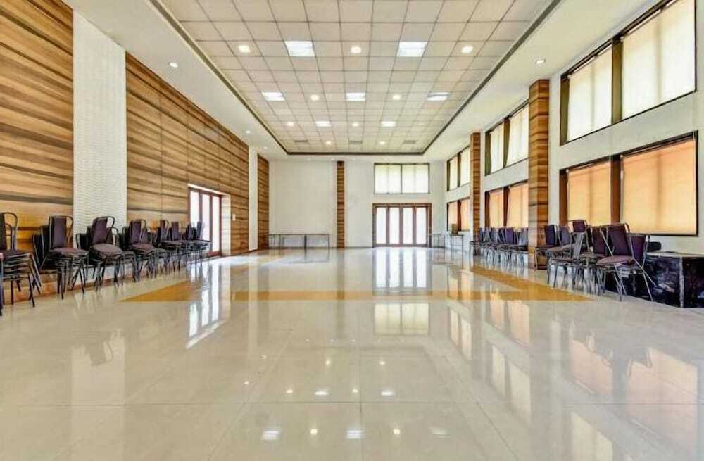 Вакад: The Emerald Resort, Pune