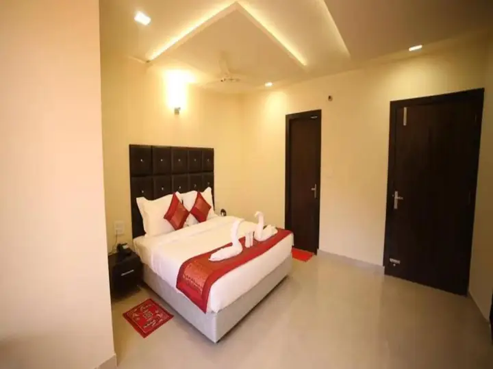 Наинитал: Royal Rosette Lake View Boutique Hotel