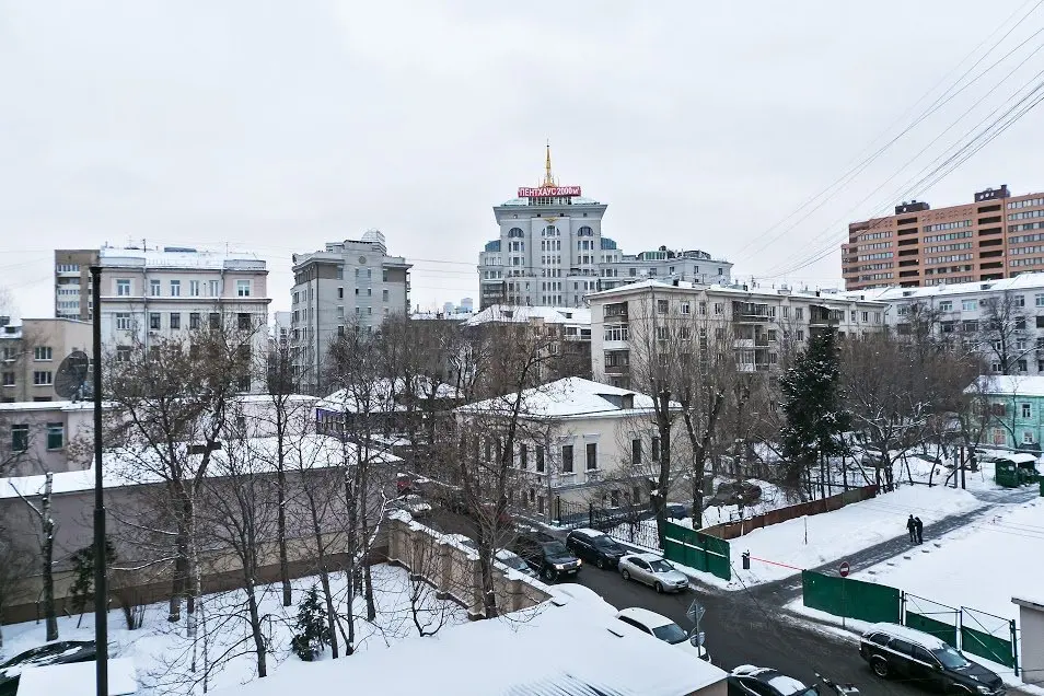 Москва: Moscow by Smolenskaya Apartments