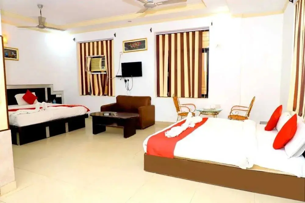 Агра: Hotel Prashant Palace