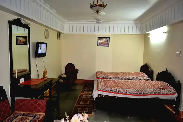 Джайсалмер: Mahadev Palace