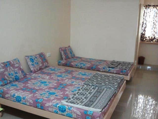 Бхудж: V.R.P. Guest House