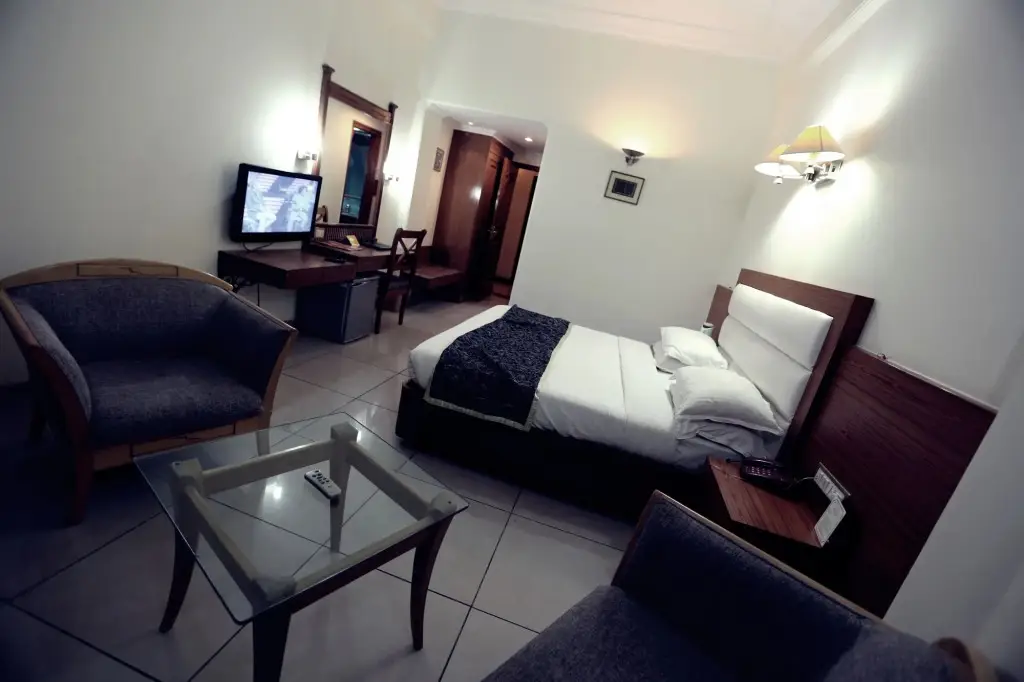 Катра: Hotel Devi Grand