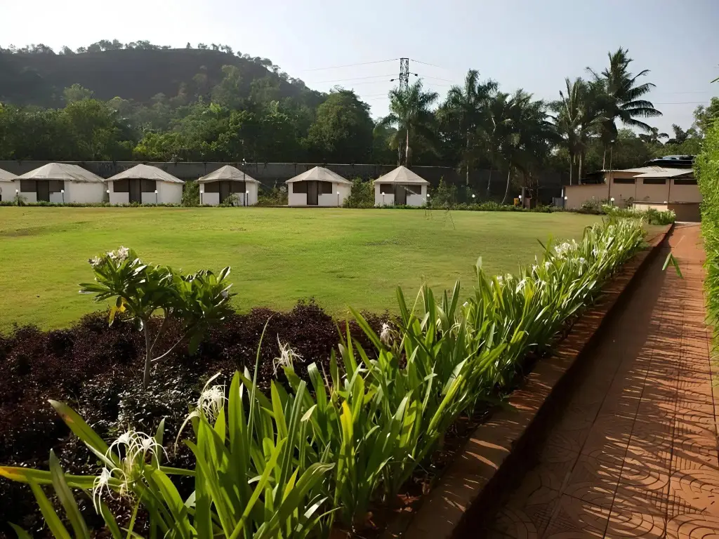 Лонавала: Whispering Woods Resort-Lonavala