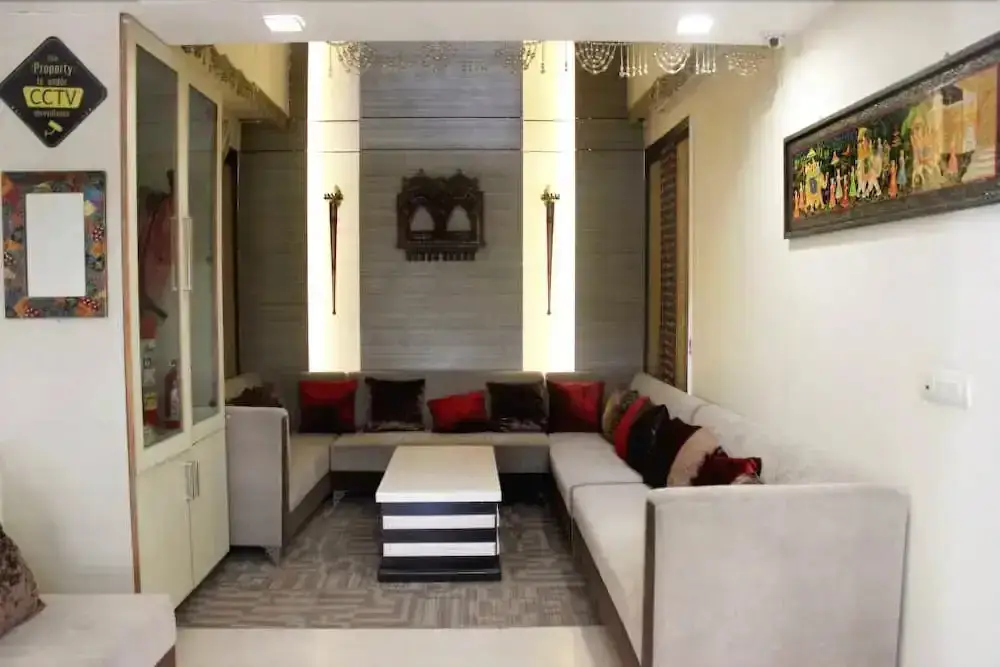 Нью-Дели: Lavish Inn