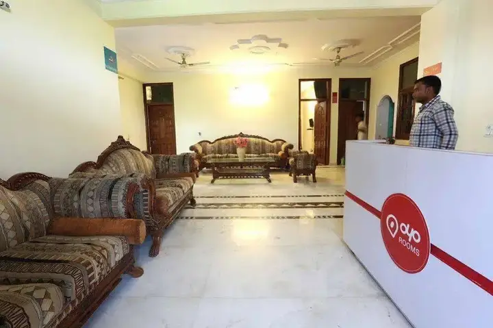 Нойда: OYO Rooms Noida Sector 52 Block A
