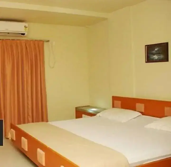 Бхаруч: Hotel Nyay Mandir