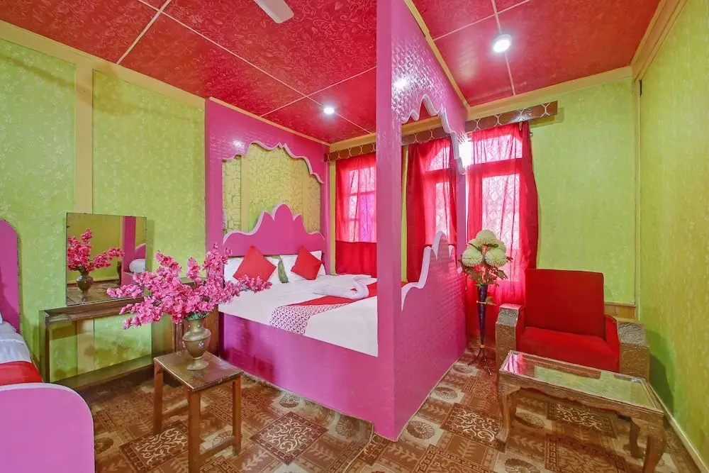 Шринагар: Amina Group Of Houseboats
