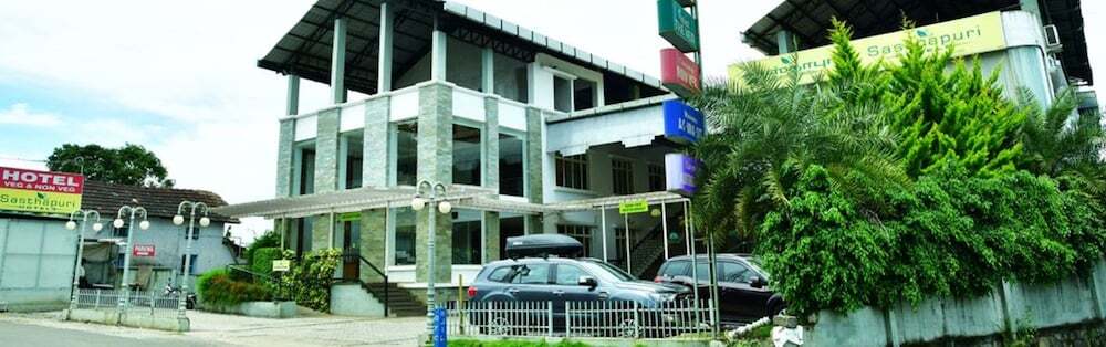 Бандипур: Sasthapuri Hotels