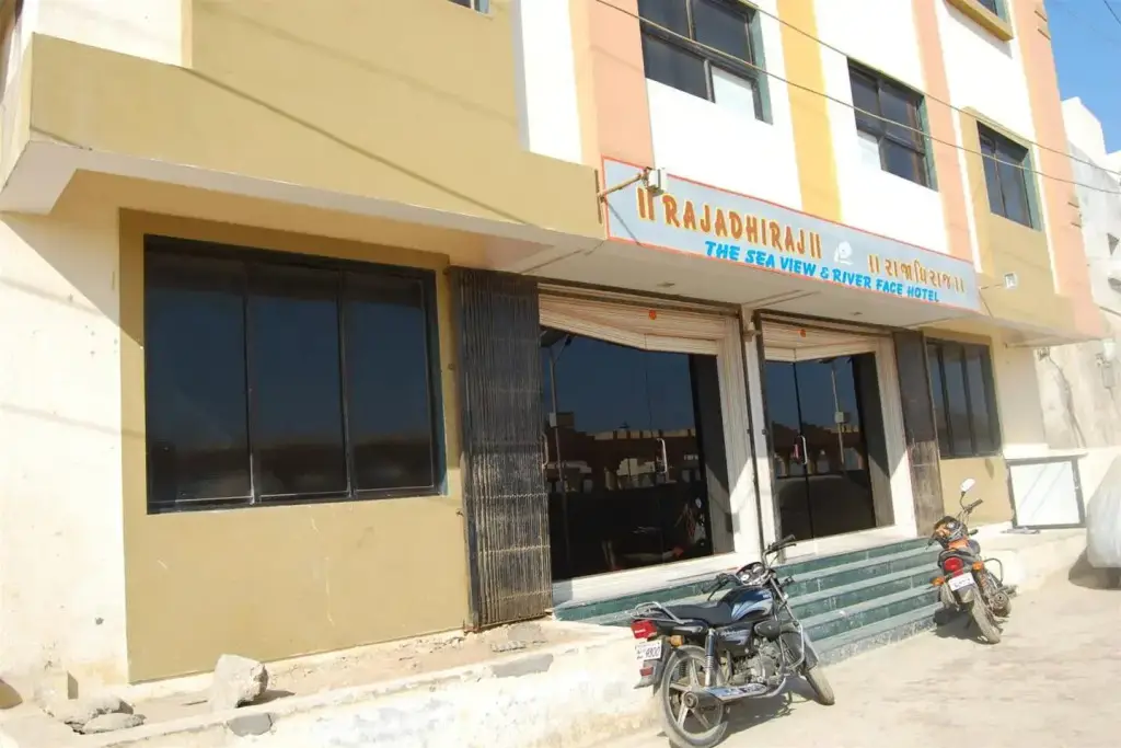 Дварка: Hotel Rajadhiraj