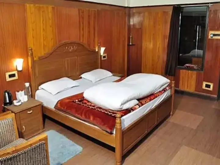 Наинитал: Ashokas Naini Chalet