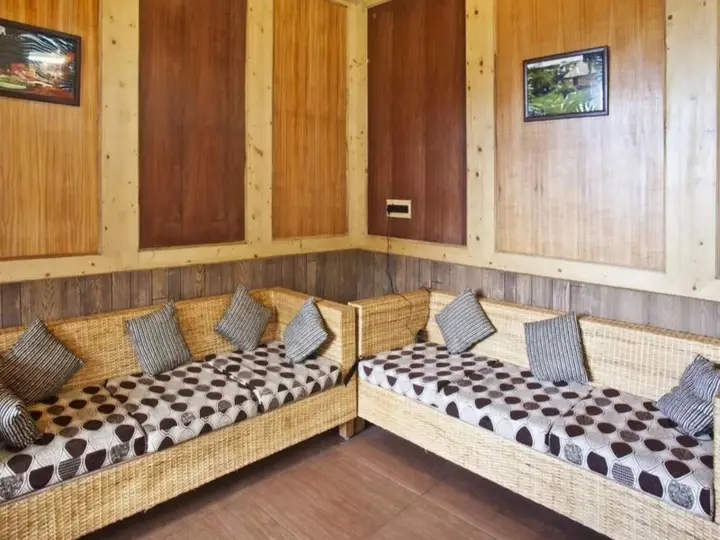 Наинитал: Ashokas Naini Chalet