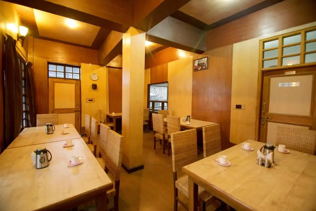 Наинитал: Ashokas Naini Chalet