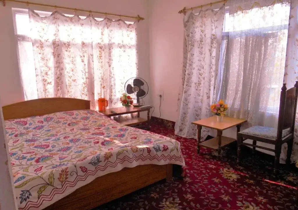 Шринагар: New World Guest House