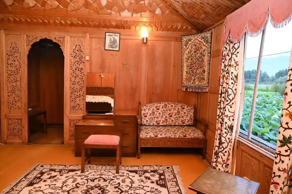 Шринагар: Kings Houseboats