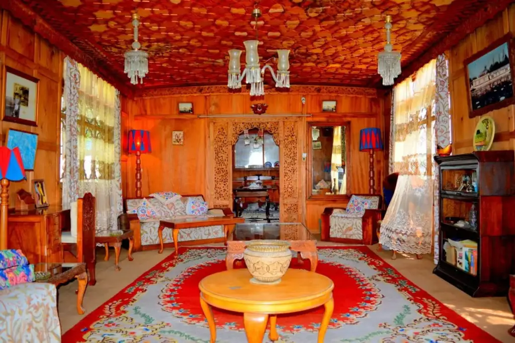 Шринагар: Kings Houseboats