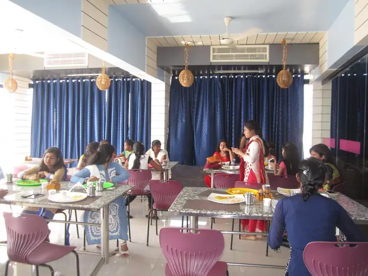 Eraniel: Hotel Chithra