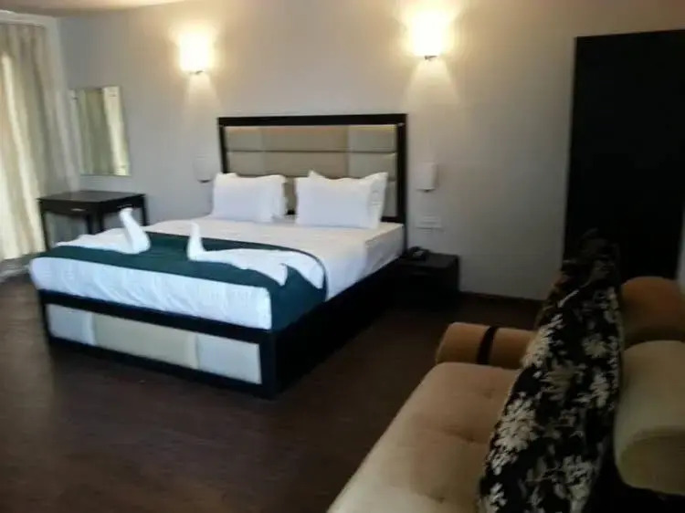 Шринагар: Hotel Aksa Srinagar