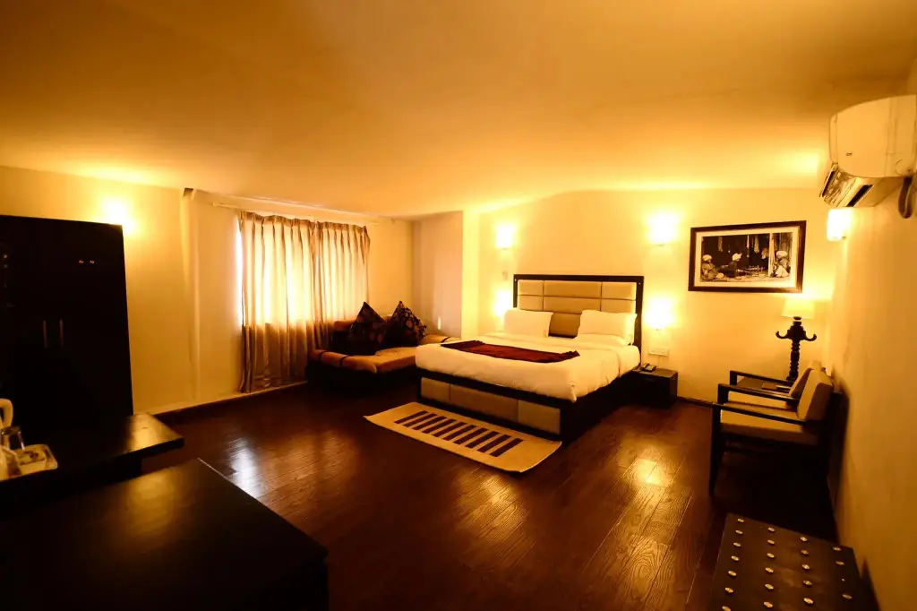 Шринагар: Hotel Aksa Srinagar