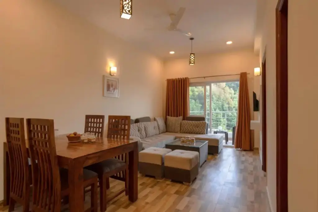 Наинитал: Sarthak INN