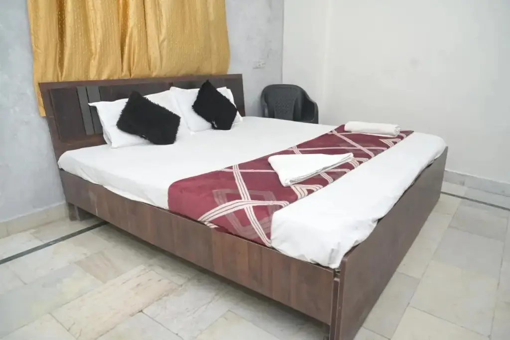 Райпур: Shri Gita Hotel