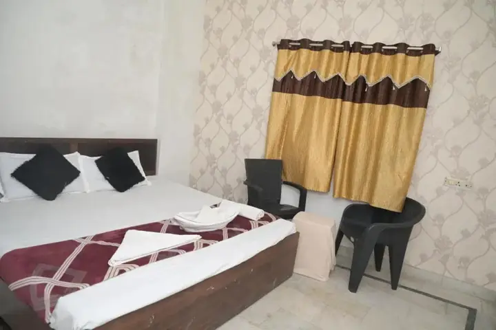 Райпур: Shri Gita Hotel