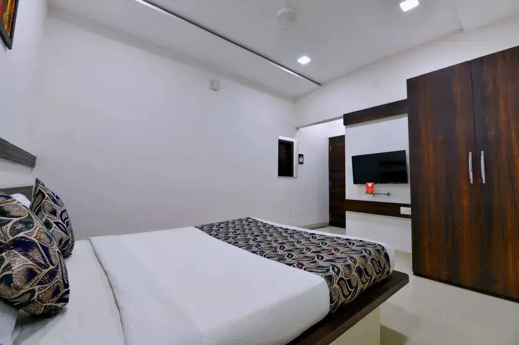 Райпур: Shri Gita Hotel