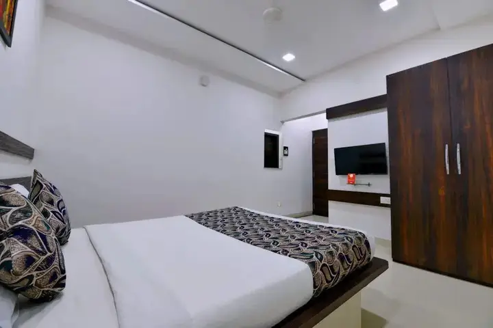 Райпур: Shri Gita Hotel