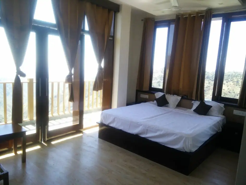 Чамба: Atithis Resort