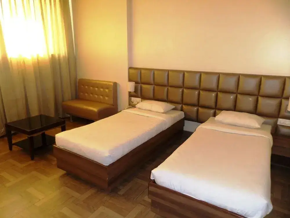 Киим: Hotel Rajvikas Residency