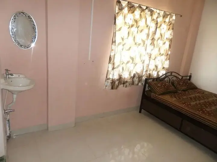 Пуна: Hotel Ladli Lodging