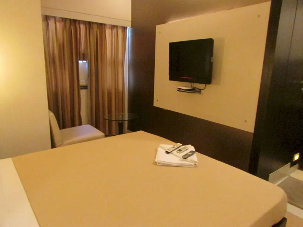 Тхане: Capital O 74167 Hotel Mourya Residency