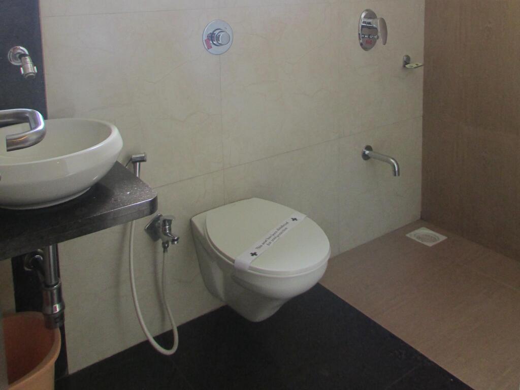 Тхане: Capital O 74167 Hotel Mourya Residency