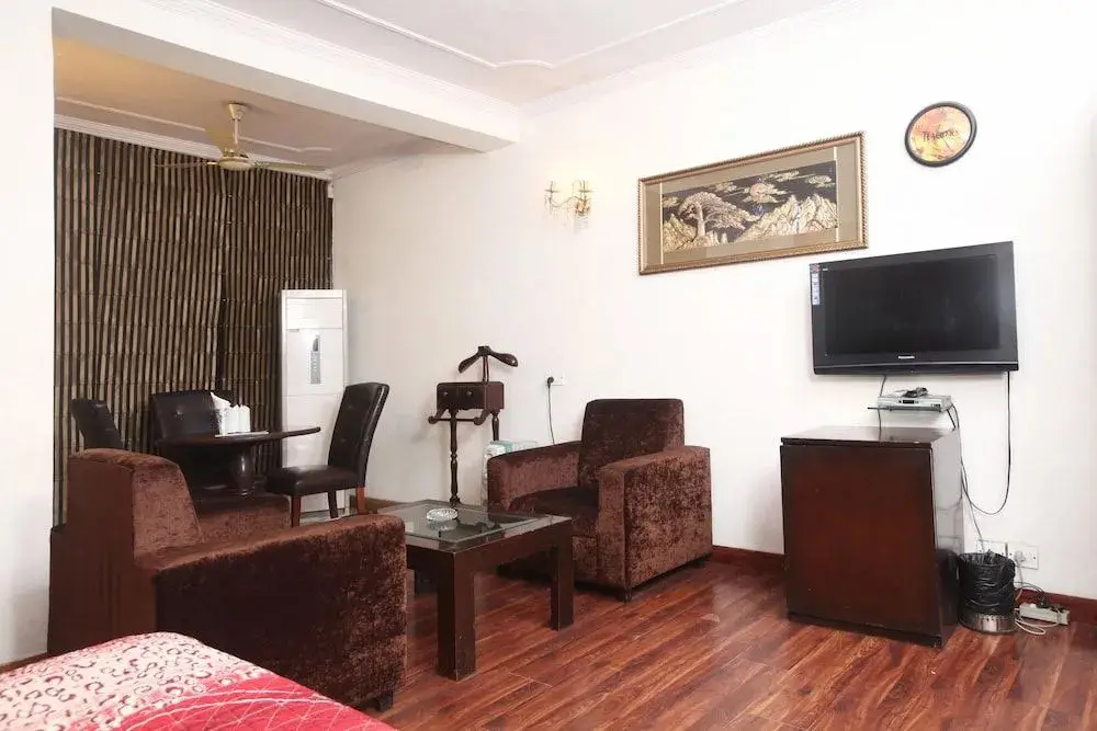 Нью-Дели: OYO 358 Hotel Golden Leaf