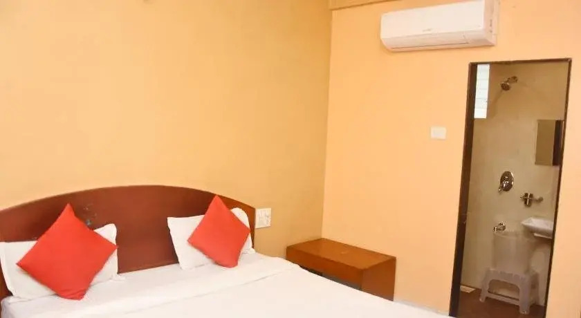Пуна: Hotel Suraj