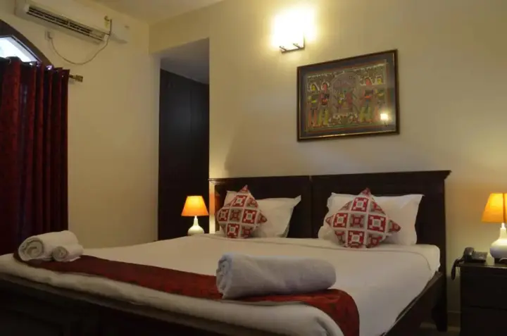Бангалор: Luxtay Suites