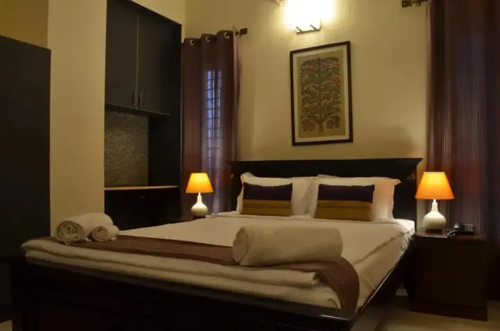 Бангалор: Luxtay Suites