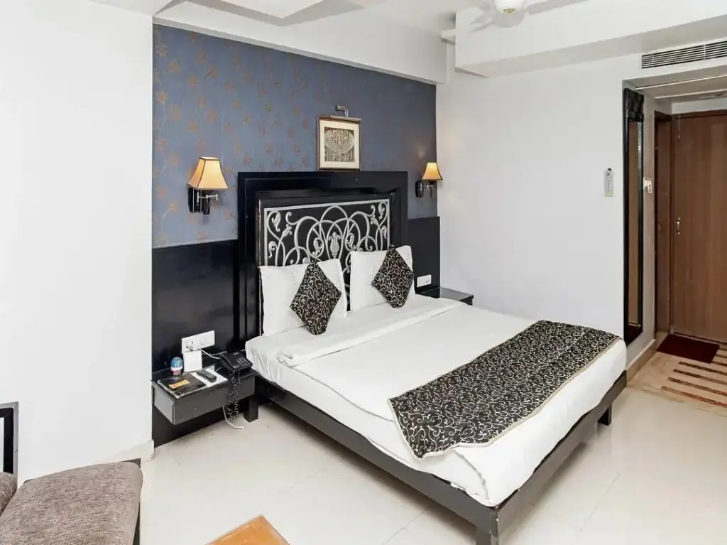 Райпур: Hotel Venkatesh International