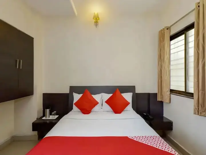 Колхапур: Hotel Mangesh Plaza