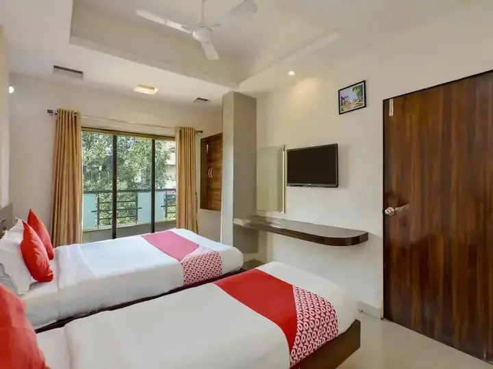 Колхапур: Hotel Mangesh Plaza