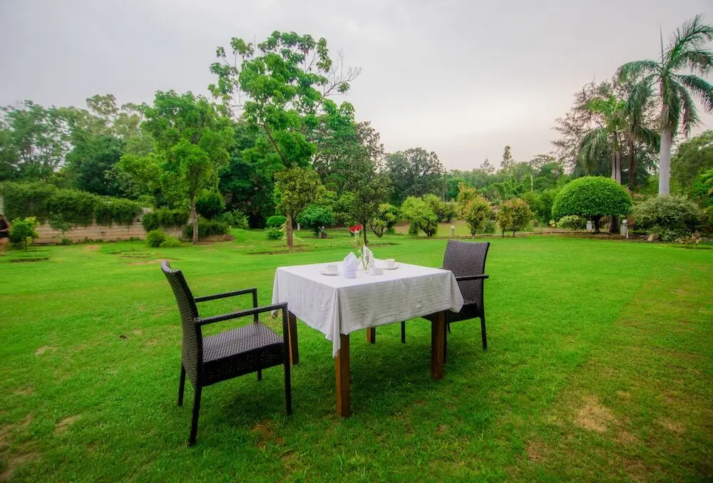Нью-Дели: V Resorts Delhi Farm Stay