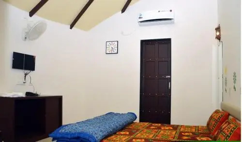 Кинну Вади: The Village Resort Mandvi