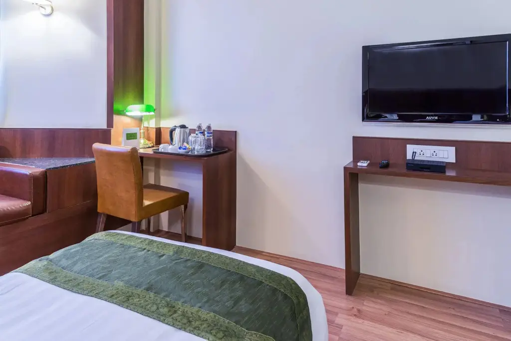Пимпри-Чинчвад: Treebo Premium Grand Emerald