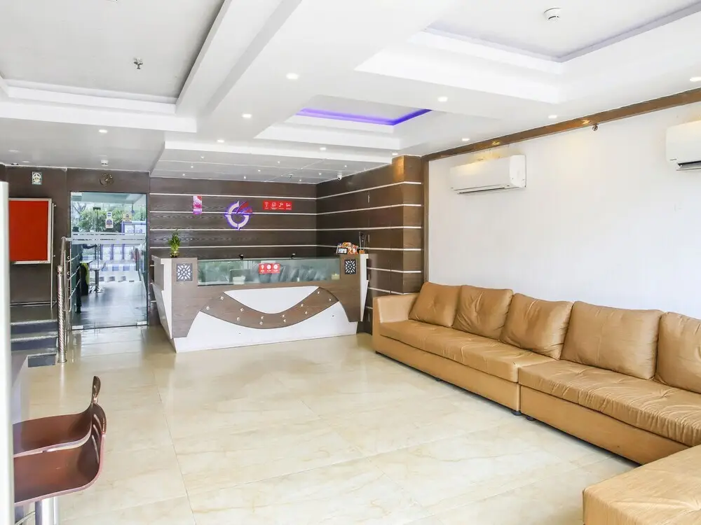 Колката: OYO 3811 Geetanjali Regency