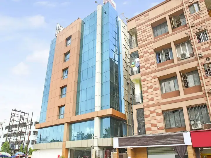 Колката: OYO 3811 Geetanjali Regency