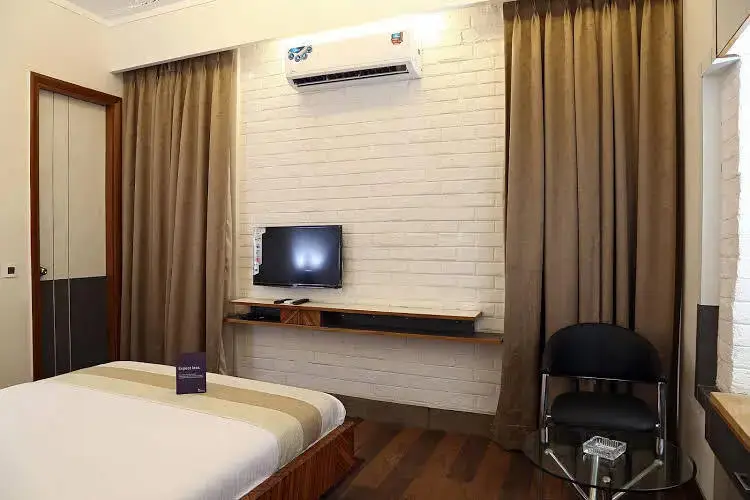 Гуруграм: FabHotel Huda Sushant Lok