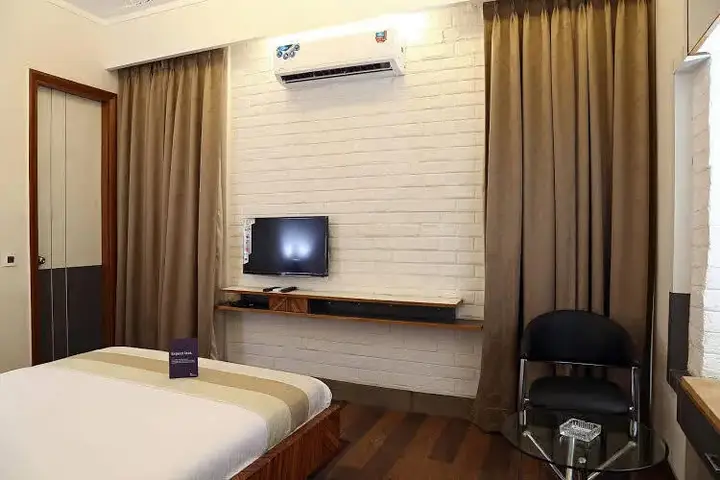 Гуруграм: FabHotel Huda Sushant Lok