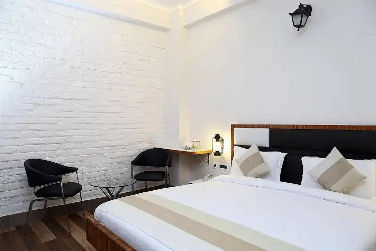 Гуруграм: FabHotel Huda Sushant Lok