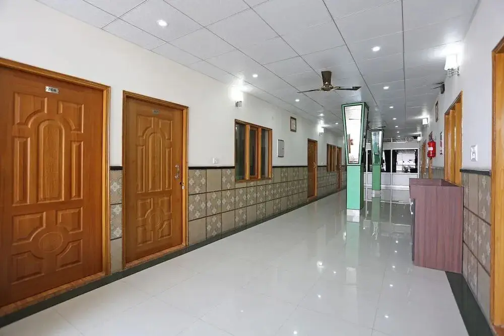 Дехрадун: Benison Guest House By OYO Rooms