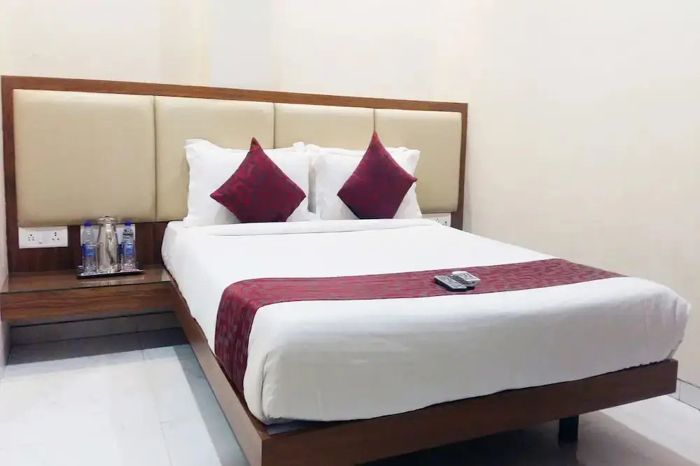 Мумбаи: FabHotel Address Inn